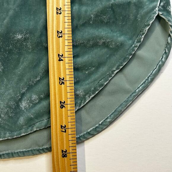 Pilcro Anthropolgie crushed velvet sea foam color button down shirt size 4 - Picture 13 of 14